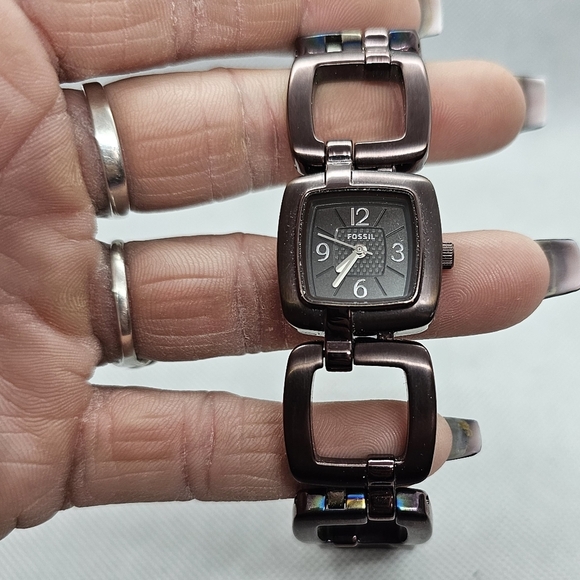 Fossil Ladies Watch ⌚️ - Picture 2 of 7
